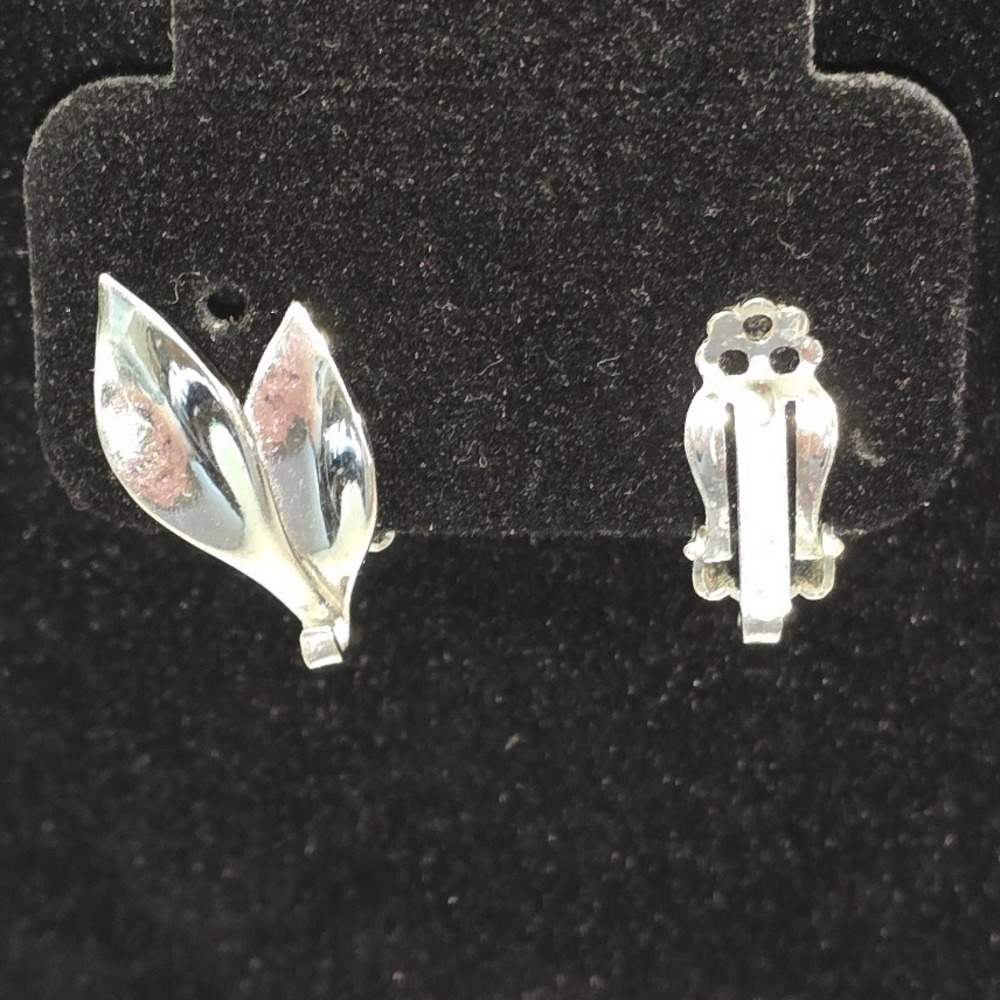 Vintage Silver Tone Double Leaf Clip On Earrings Botanical Modernist‎ Jewelry - Picture 6 of 6